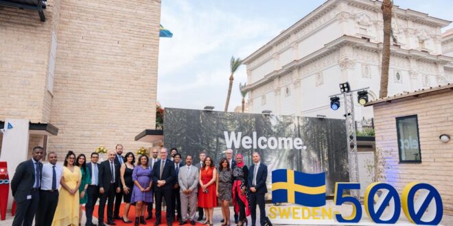 أفراد البعثة الدبلوماسية لسفارة السويد بالقاهرة